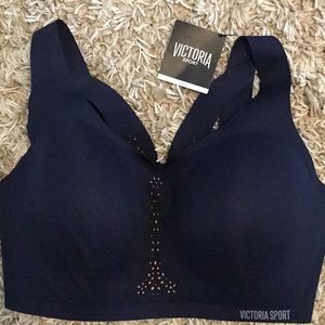 Victoria Sports bra size 36DDD New with Tag